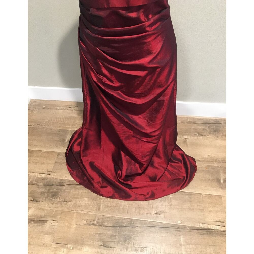 B2 Red dress / gown - Picture 4 of 11